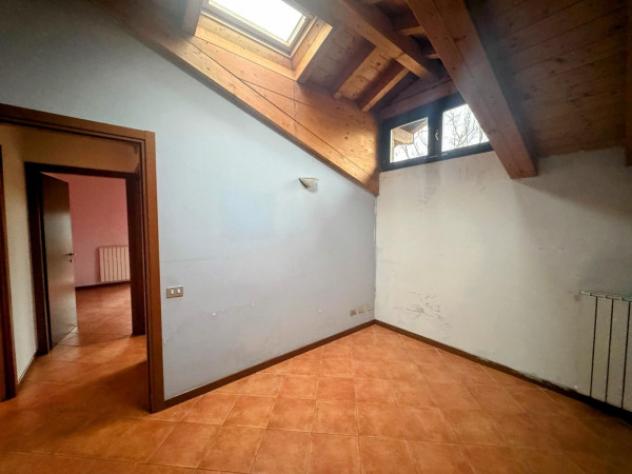 Appartamento di 82 m² con 3 locali in vendita a Lozza - Foto 8