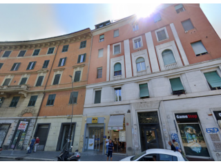 RE DI ROMA MONOLOCALE SU DUE PIANI ARREDATO