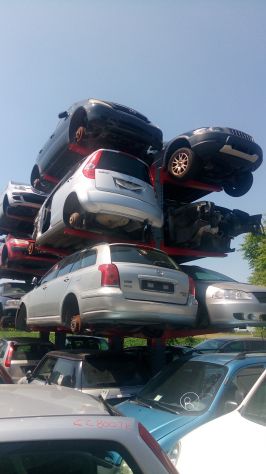 Ricambi usati per Toyota Corolla Suzuki Yaris Nissan Micra
