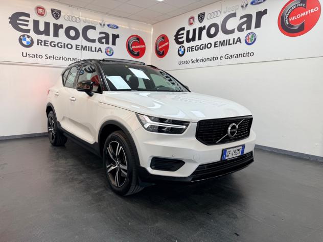 Volvo XC40 2.0 B4 mhev 197CV AWD Geartronic R-design 06/2021 - Foto 3
