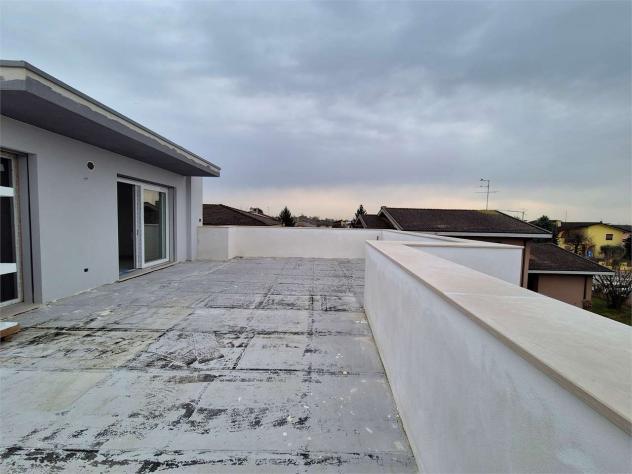 V005438 - VILLA ANGOLARE DI NUOVA COSTRUZIONE CON GIARDINO - Foto 12