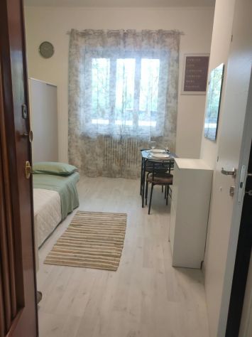 MONOLOCALE BREVI PERIODI, COMODO AL CENTRO CITTÀ!! - Foto 7