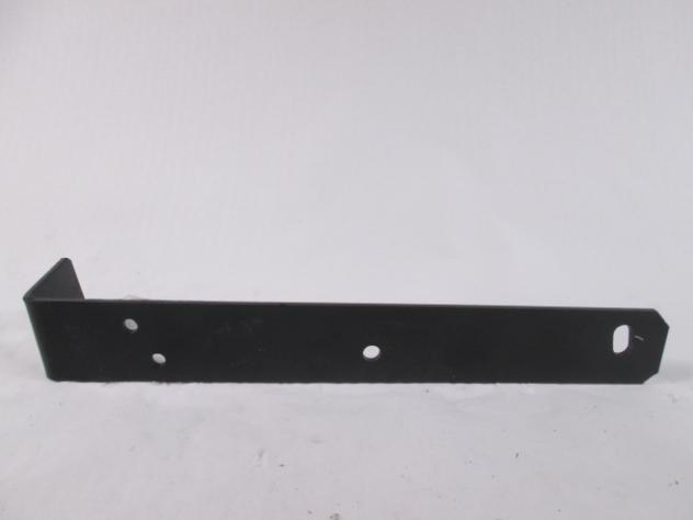 4437990 STAFFA SUPPORTO PARAURTI ANTERIORE LATO DESTRO FIAT 127 1.3 D 3P RICAMBIO NUOVO