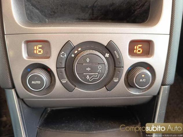 PEUGEOT 308 1.6 HDi 110CV 5p. Féline (6 Marce) rif. 23785829 - Foto 10
