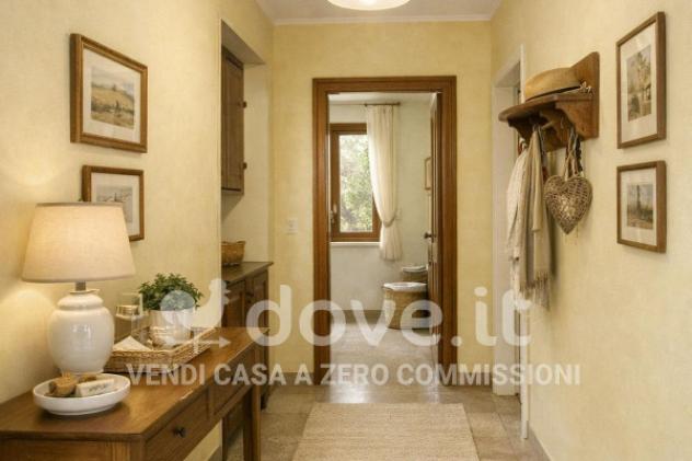 Casa indipendente di 300 m² con più di 5 locali e box auto in vendita a Paciano - Foto 9