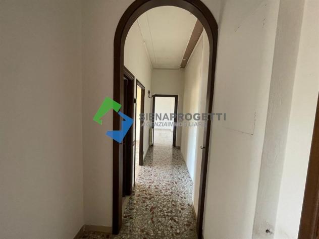 Zona Uncinello a Siena, appartamento con ampio balcone panoramico. - Foto 14