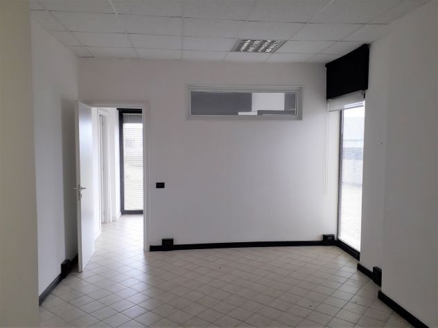 NEGOZIO 60MQ / 110MQ in GENOVA QUARTO