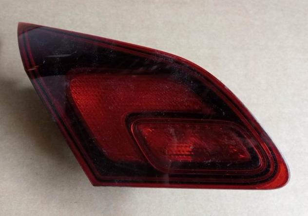 FANALE POST. PARTE INT. S 999-U1294792 Parti elettriche  Fanaleria  Fanali  Fanale post. sx. OPEL - ASTRA J - 01-02-2010 - 01-08-2012
