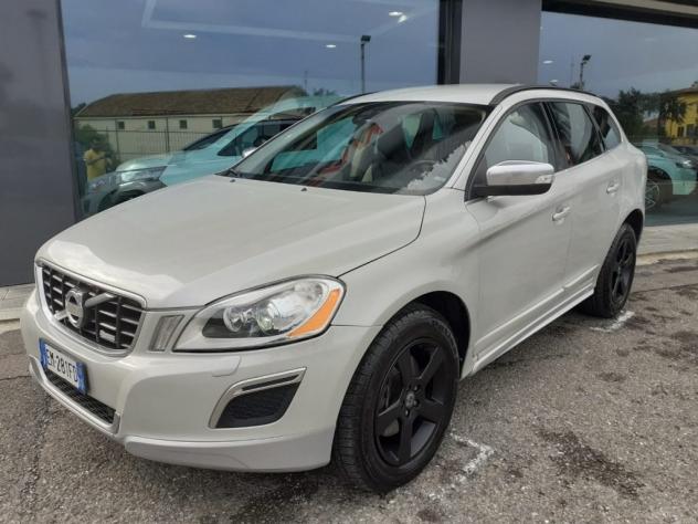 Volvo XC60 D5 AWD Geartronic R-design KM CERTIFIC-GARANZIA - Foto 2