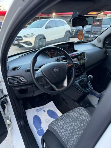 Lancia Ypsilon 1.2 69 CV 5 porte S&S Platinum PROMO SETTIMANALE - Foto 8