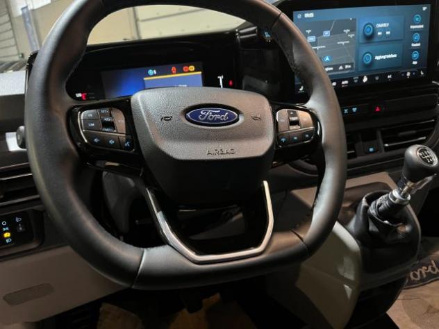 FORD Tourneo Custom 320 2.0 EcoBlue 150CV PL Titanium 9 POSTI rif. 24204556 - Foto 10