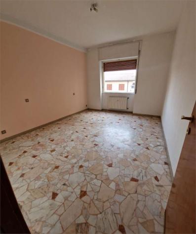 V000907 - CERMENATE centro vendiamo QUADRILOCALE con solaio - Foto 2