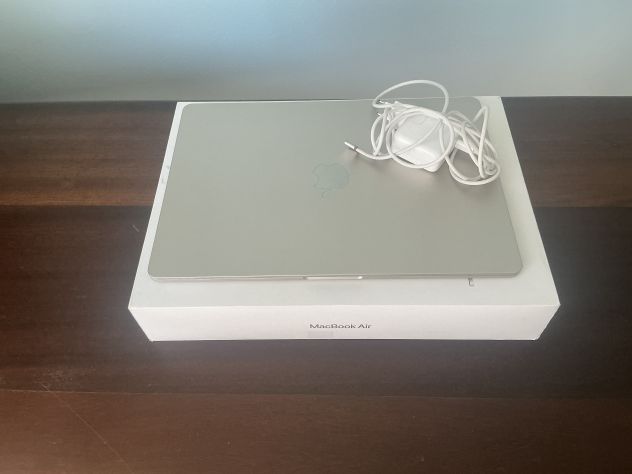 MacBook Air 15” M3 8GB 256GB - appena comprato nuovo-3 anni garanzia. Trattabile - Foto 3
