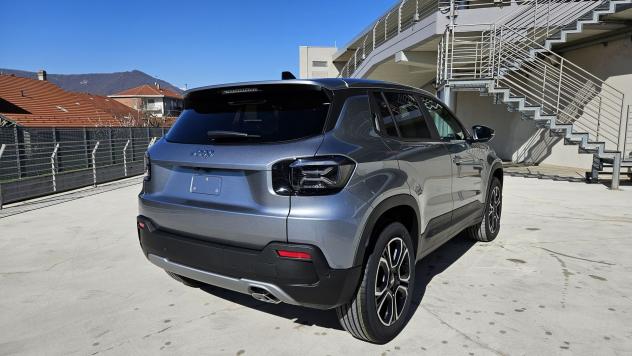 Jeep Avenger e-Hybrid 1.2 MHEV e-Hybrid Turbo Summit - Foto 8