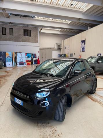 Fiat 500e 3+1 42 kWh La Prima