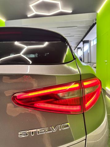 Alfa Romeo Stelvio 2.2 Turbodiesel 190 CV AT8 RWD Executive - Foto 6