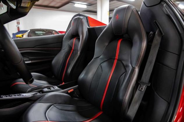 FERRARI F8 Spider LIFT|CARBON+LEDS|HI-FI PREMIUM|AFS|ELECTRI rif. 24065196 - Foto 9