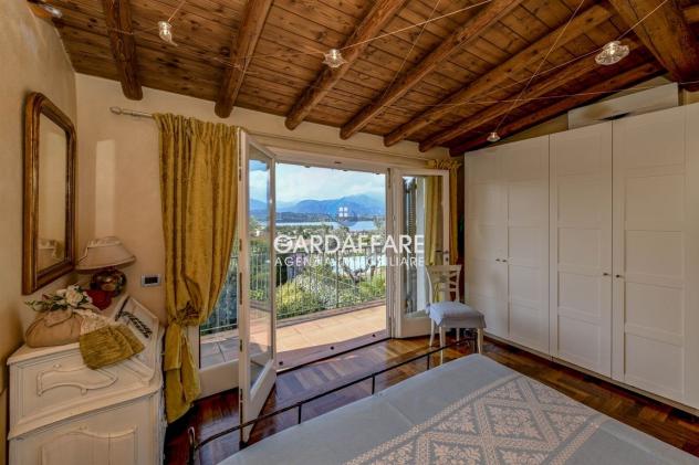 VILLA ESCLUSIVA VISTA LAGO MOZZAFIATO CON PISCINA PRIVATA A MANERBA DEL GARDA - Foto 17