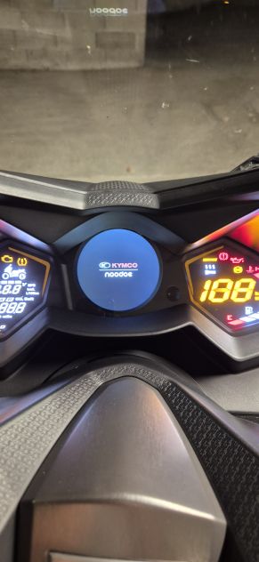 Kymco Ak 550