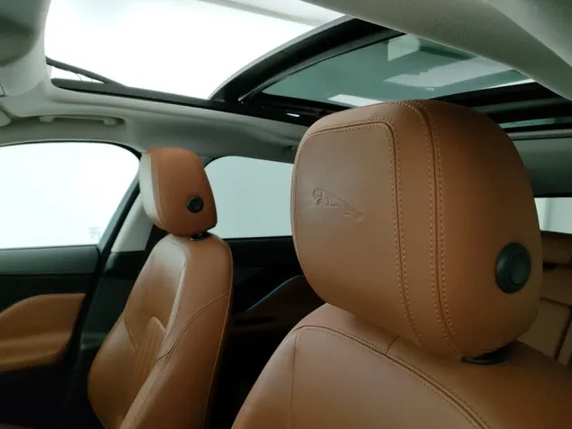 JAGUAR F-PACE 2.0D I4 PORTFOLIO AWD 240CV AUTO MY18 - Foto 8
