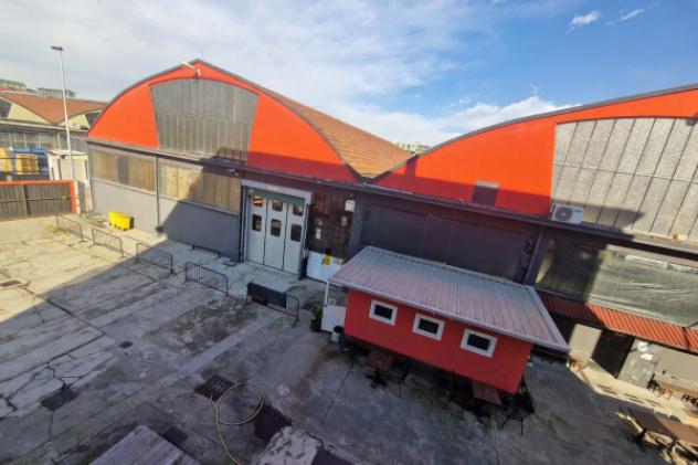 Immobile di 2700 m² con più di 5 locali in vendita a Pero - Foto 3