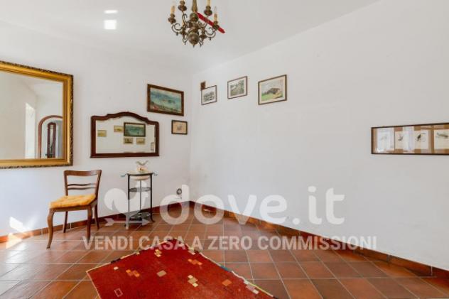 Villa di 339 m² con 5 locali e posto auto in vendita a Cocquio-Trevisago - Foto 2