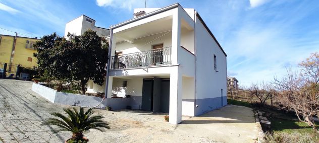 VENDESI VILLA A GROTTOLE: UN SOGNO A DUE PASSI DA MATERA!