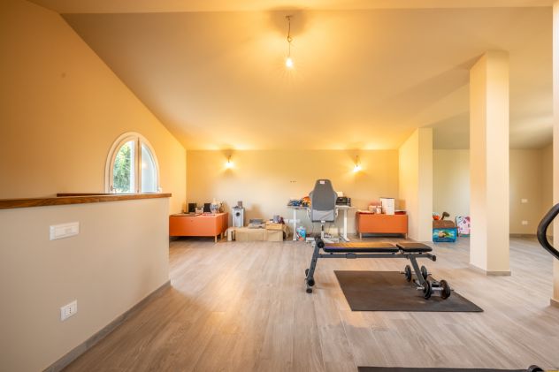 VILLLETTA SINGOLA DI RECENTE COSTRUZIONE CON MANSARDA E GIARDINO - Foto 7