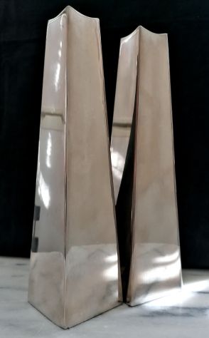 BELLISSIMA COPPIA DI PORTACANDELE DESIGN IN METALLO EPOCA 1970-80. - Foto 2