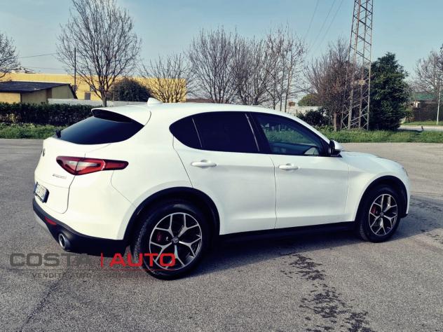 ALFA ROMEO Stelvio 2.2 T.diesel 210 CV AT8 Q4 Exec. - Foto 2
