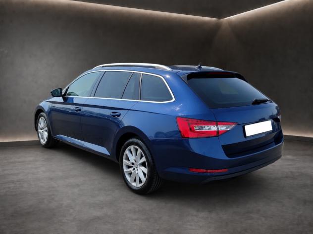 Škoda Superb Wagon 2.0 TDI EVO Executive 200 CV DSG - Foto 5