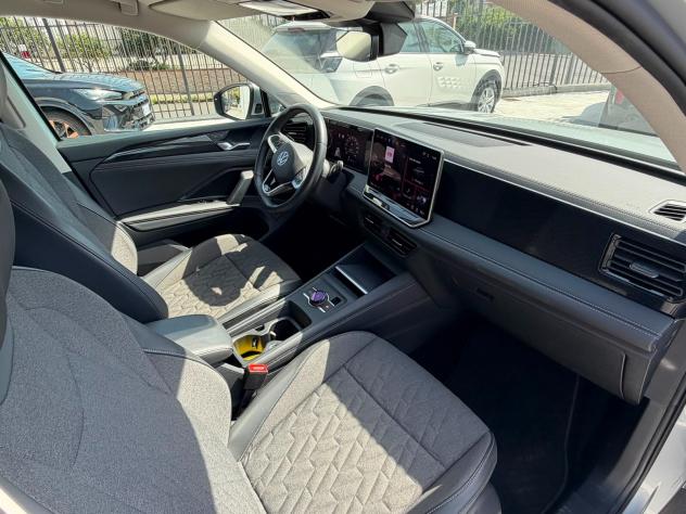 Volkswagen Tiguan 2.0 TDI 150 CV DSG Edition Plus - Foto 9
