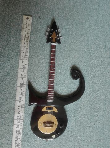 Modellino di chitarra con amplificatore - Foto 2