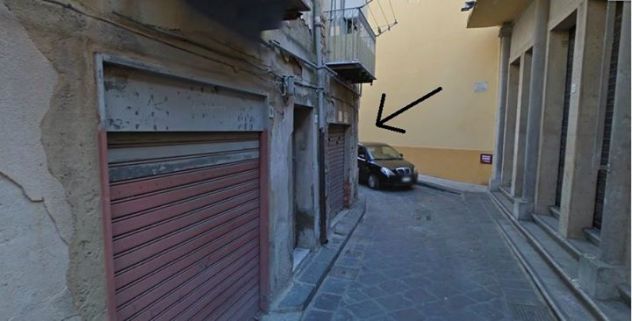 Locale adibito a garage o magazzino