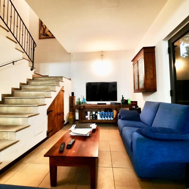 Appartamento in vendita a Cascina 350 mq Rif: 1344997