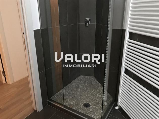 INCANTEVOLE TERRA-CIELO RISTRUTTURATA CON CORTE PRIVATA E GARAGE - Foto 15
