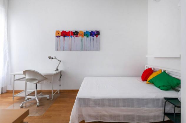 Appartamento di 16 m² con più di 5 locali in affitto a Milano - Foto 2