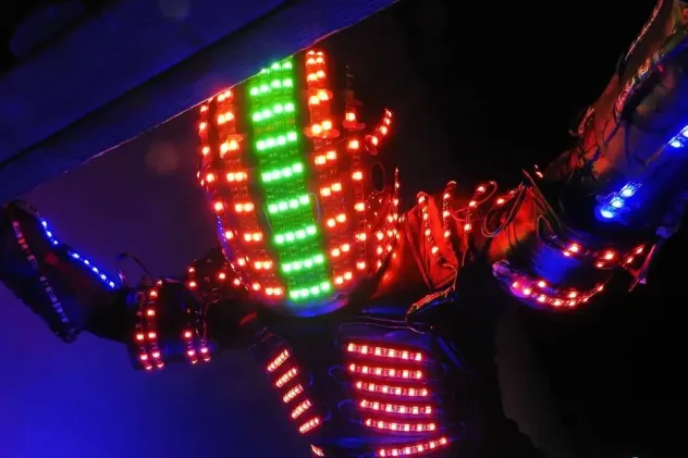 Robot Luminosi LED & Laser Show Performer