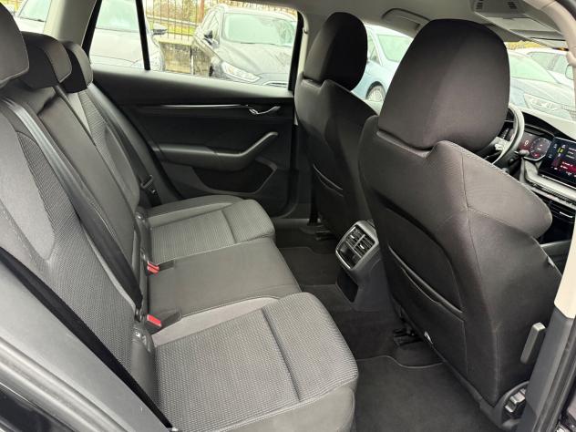 Skoda Octavia 2.0 TDI EVO SCR Wagon Executive - Foto 9