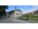 Casa indipendente con ampi spazi e terreno