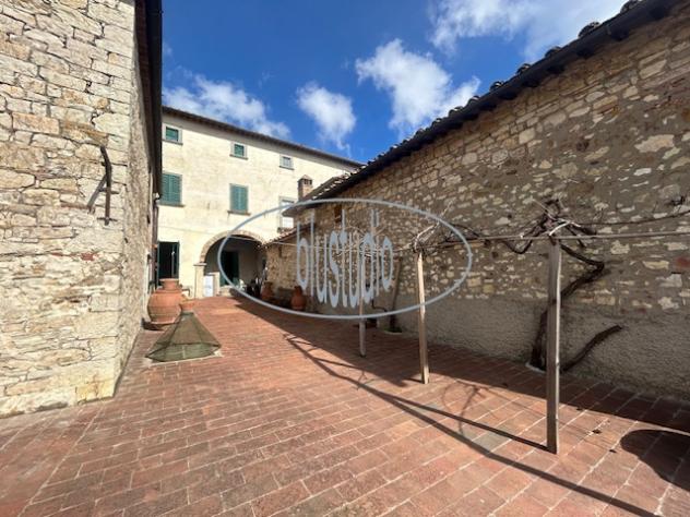 VILLA di 27 vani e di 2115 mq (RADDA IN CHIANTI) rif. V-2215 - Foto 15
