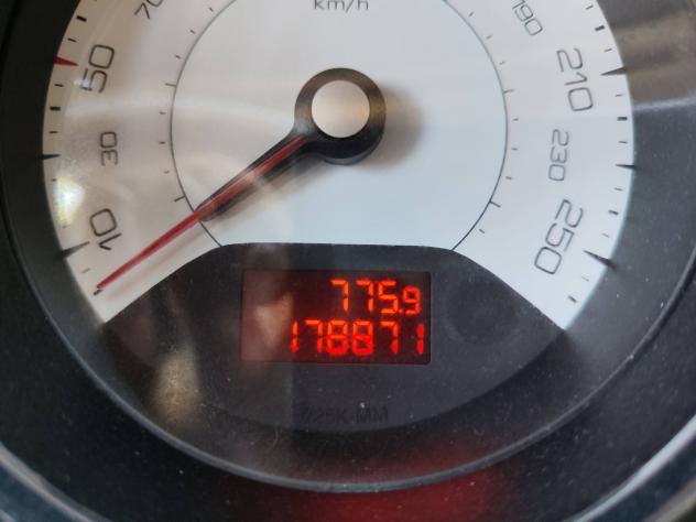 Peugeot 308 1.6 8V e-HDi 112CV Stop&Start 5p. Allure - Foto 8