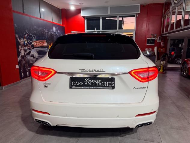 Maserati Levante V6 Diesel 275 CV AWD-PANO-FULL - Foto 9