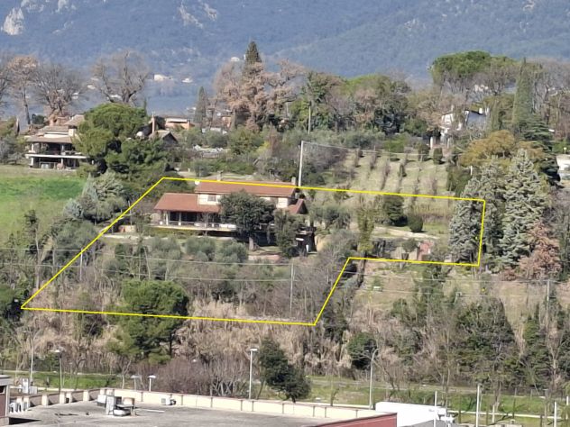 Villa in posizione di prestigio con ampio giardino a Terni - Foto 5