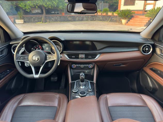 Alfa Romeo Stelvio 2.2 Turbodiesel 180 CV AT8 RWD Executive - Foto 10