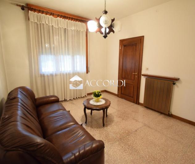 CASA INDIPENDENTE di 5 vani e di 228 mq (ASOLO) rif. BL075 - Foto 4