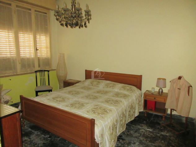 Suzzara vendesi casa indipendente 10 vani 300 Mq - Foto 3