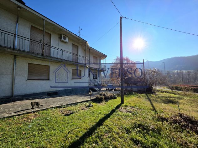 PORZIONE DI BIFAMILIARE ARREDATA CON BOX E TERRENO - Foto 6