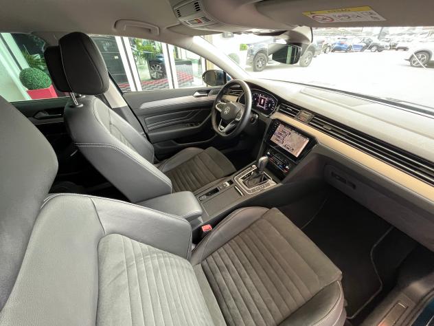 Volkswagen Passat Variant 2.0 TDI Executive 4Motion 200 CV DSG - Foto 9
