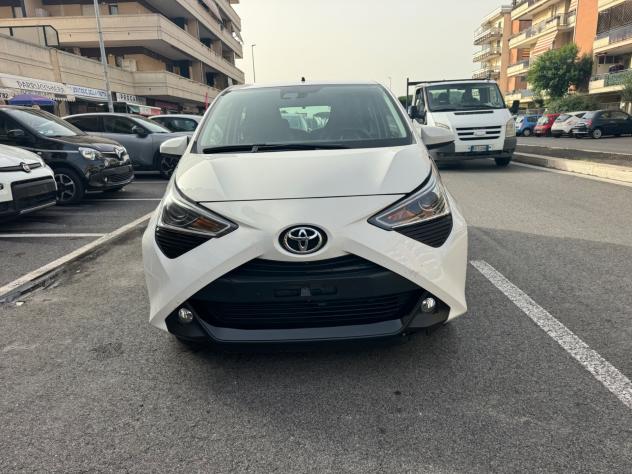 Toyota Aygo Connect 1.0 VVT-i 72 CV 5 porte x-play LED NAVI KAMERA PDC BLUETOOTH CERCHI 16